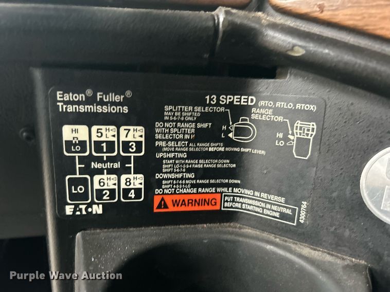 image for item OI9508 1994 Freightliner  FLD truck cab and chassis