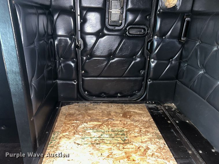 image for item OI9508 1994 Freightliner  FLD truck cab and chassis