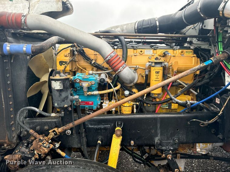 image for item OI9508 1994 Freightliner  FLD truck cab and chassis