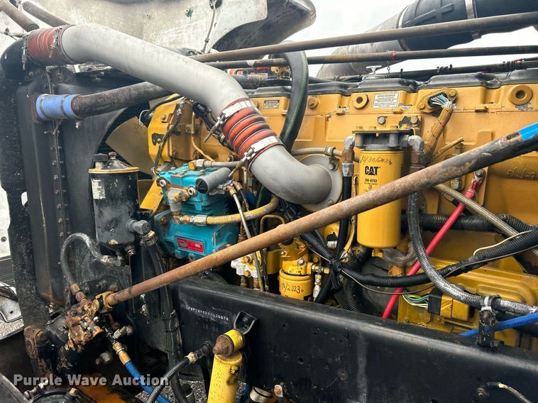 image for item OI9508 1994 Freightliner  FLD truck cab and chassis