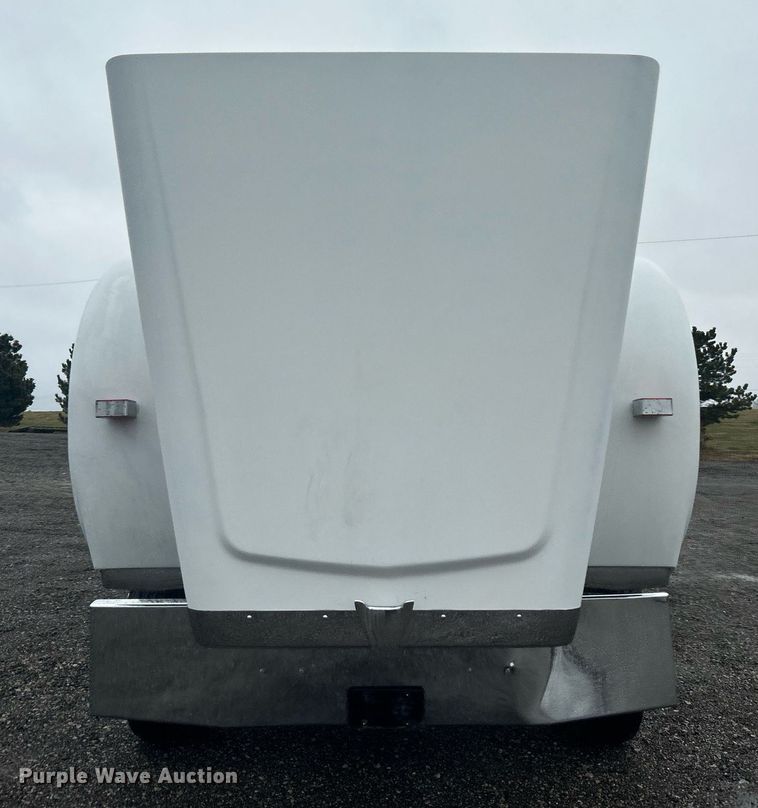 image for item OI9508 1994 Freightliner  FLD truck cab and chassis