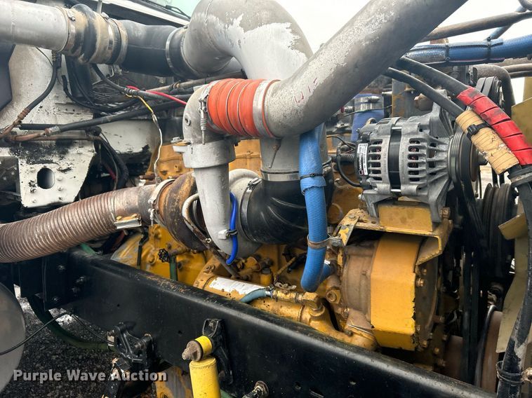 image for item OI9508 1994 Freightliner  FLD truck cab and chassis