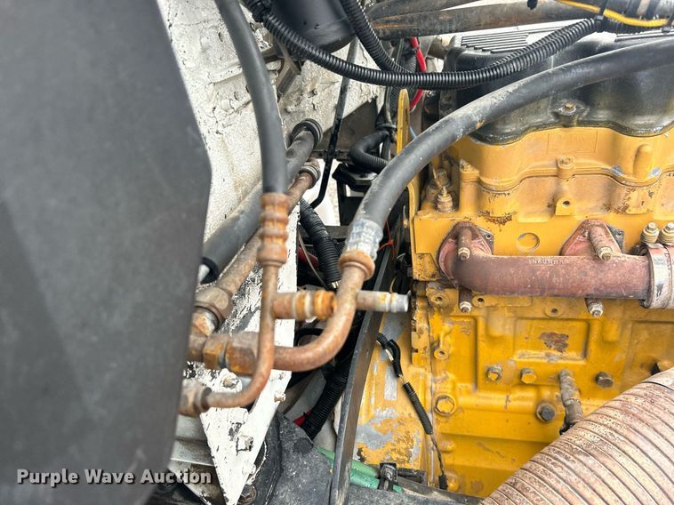 image for item OI9508 1994 Freightliner  FLD truck cab and chassis