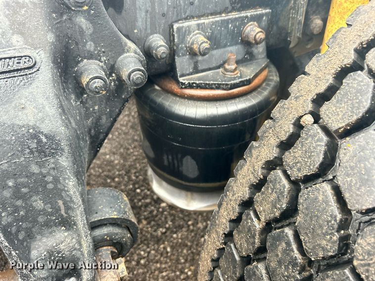 image for item OI9508 1994 Freightliner  FLD truck cab and chassis