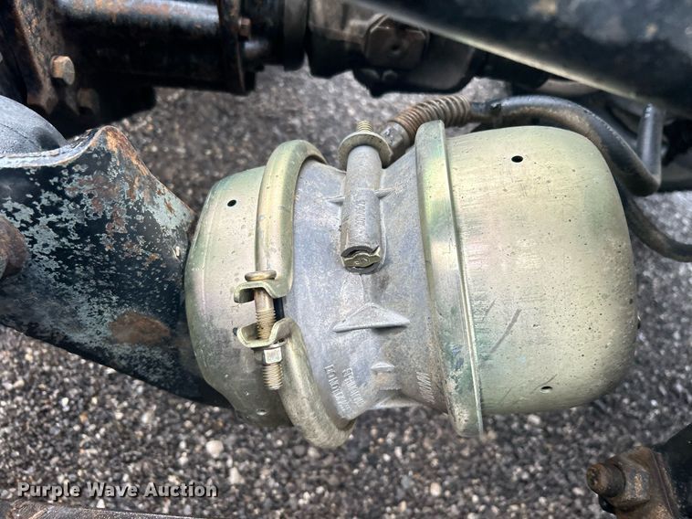 image for item OI9508 1994 Freightliner  FLD truck cab and chassis