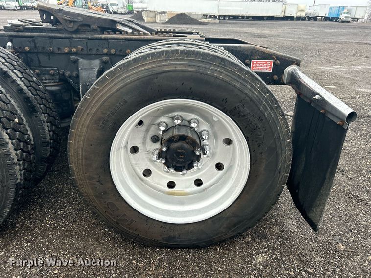 image for item OI9508 1994 Freightliner  FLD truck cab and chassis