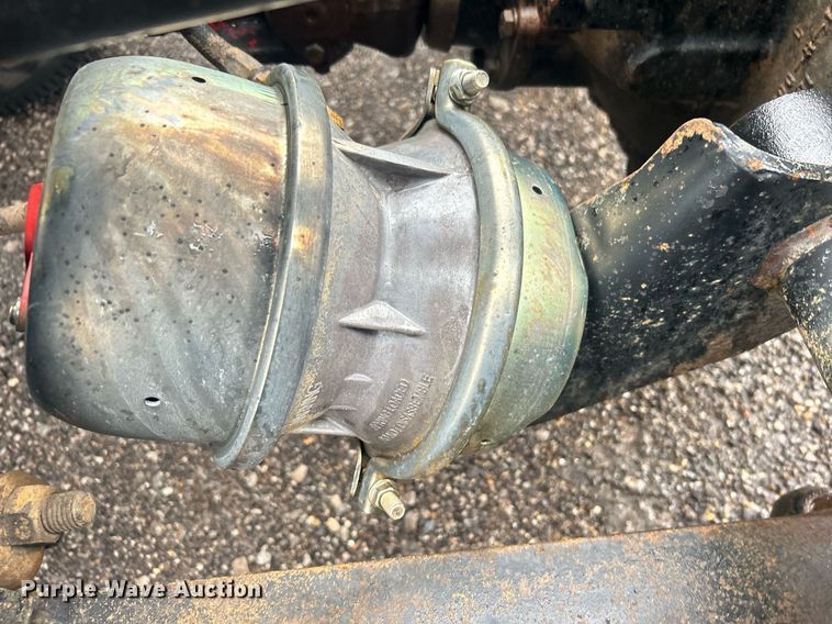 image for item OI9508 1994 Freightliner  FLD truck cab and chassis