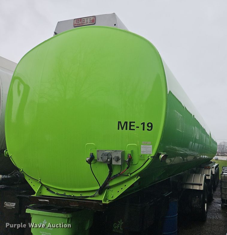 image for item OJ9708 1996 Heil  tank trailer