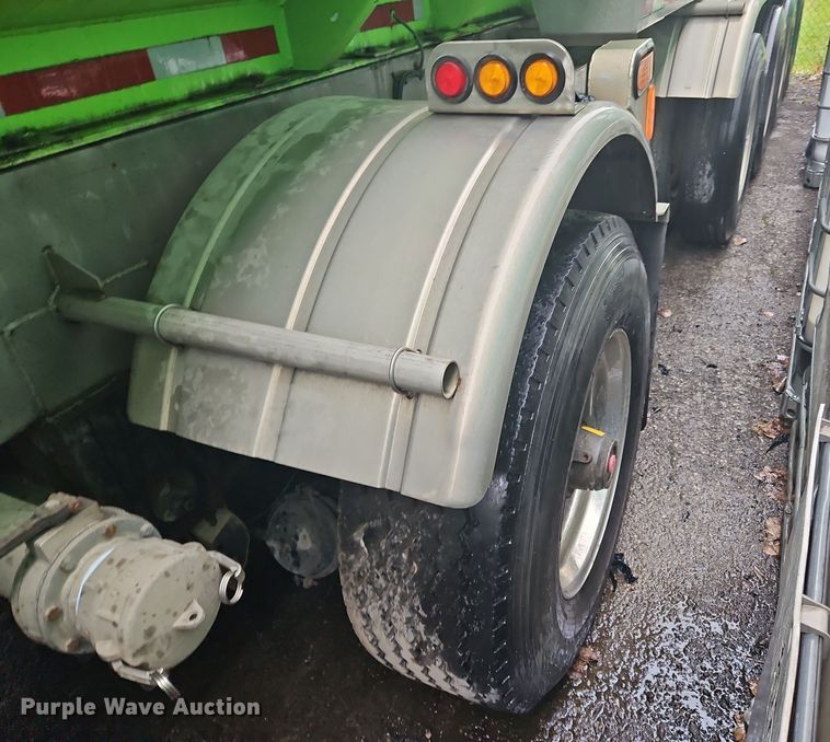 image for item OJ9708 1996 Heil  tank trailer