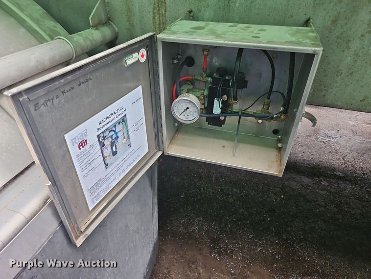 image for item OJ9708 1996 Heil  tank trailer