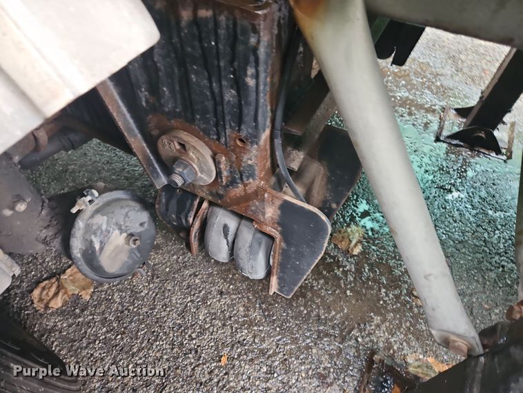 image for item OJ9708 1996 Heil  tank trailer