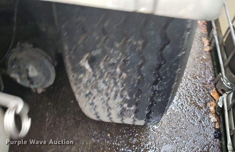 image for item OJ9708 1996 Heil  tank trailer