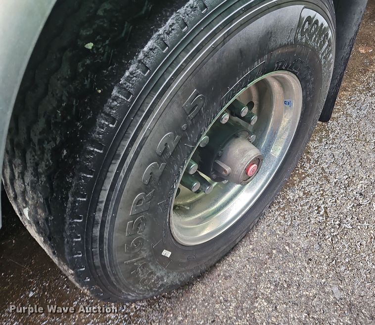 image for item OJ9708 1996 Heil  tank trailer