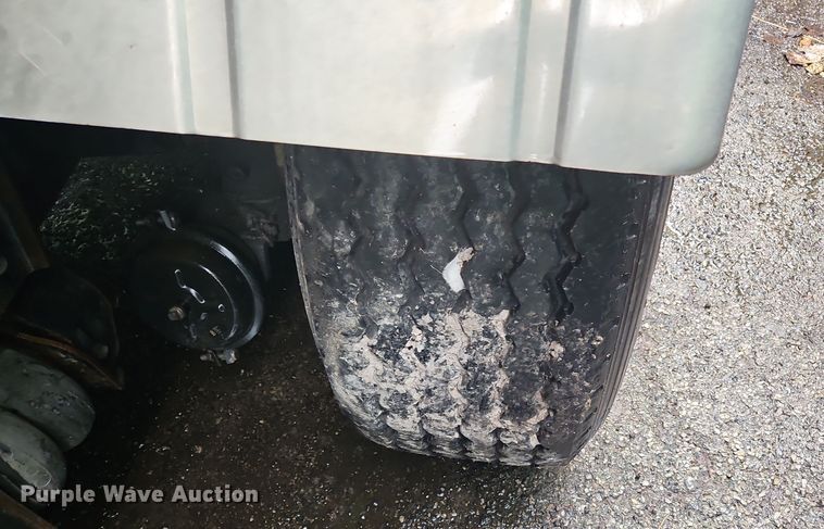 image for item OJ9708 1996 Heil  tank trailer