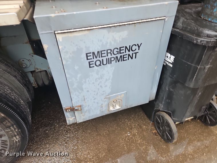 image for item OJ9709 1989 Heil tank trailer