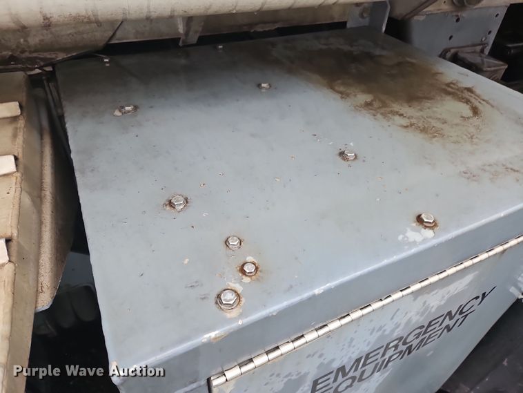 image for item OJ9709 1989 Heil tank trailer