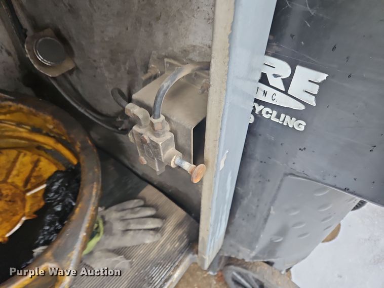 image for item OJ9709 1989 Heil tank trailer