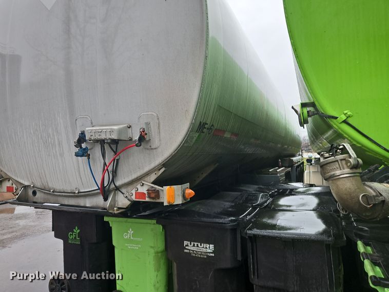 image for item OJ9709 1989 Heil tank trailer