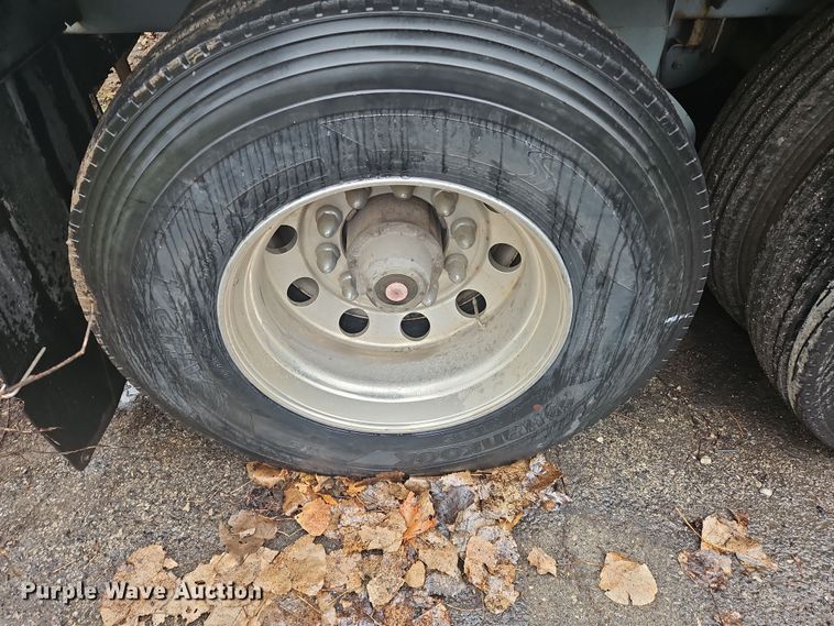 image for item OJ9709 1989 Heil tank trailer