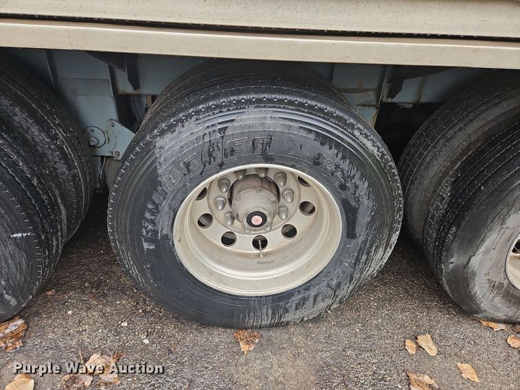 image for item OJ9709 1989 Heil tank trailer