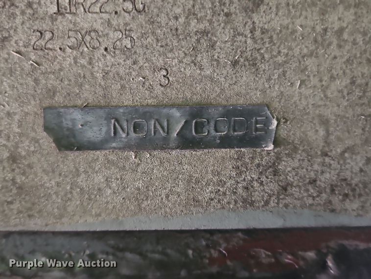 image for item OJ9709 1989 Heil tank trailer