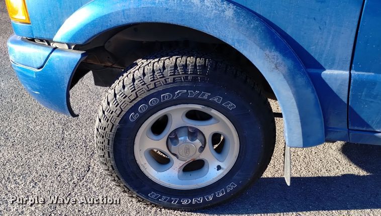 image for item DK8910 2001 Ford Ranger Edge pickup truck