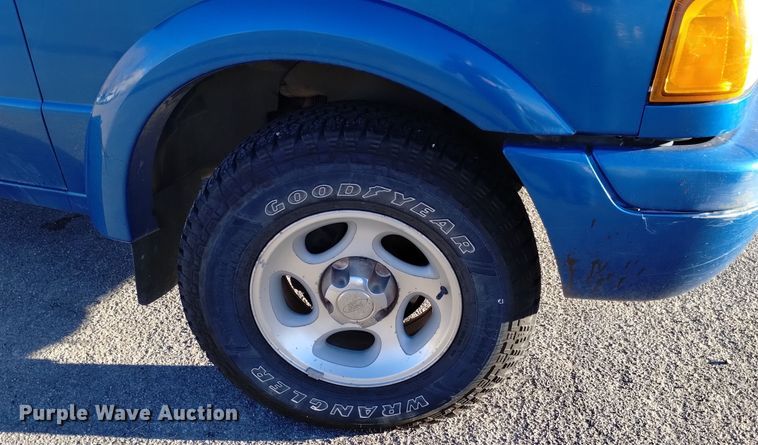 image for item DK8910 2001 Ford Ranger Edge pickup truck