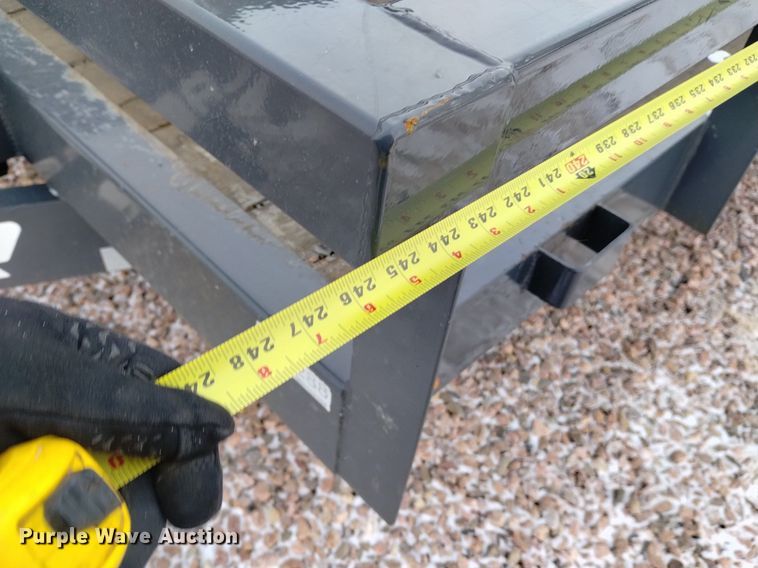 image for item DK8976 2022 Lamar U6832027 equipment trailer