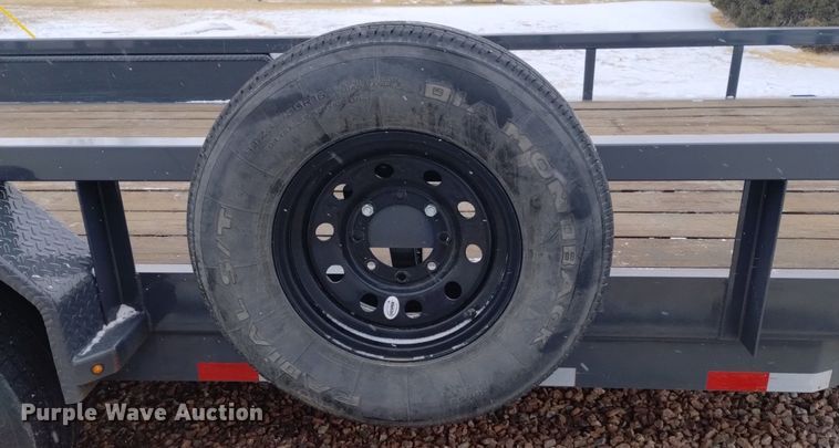 image for item DK8976 2022 Lamar U6832027 equipment trailer