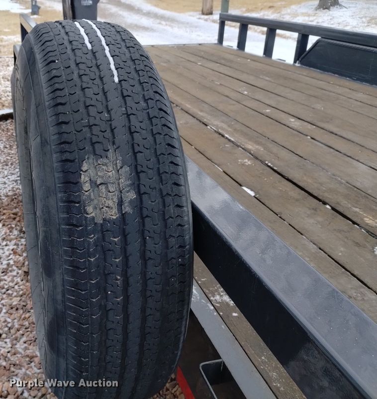 image for item DK8976 2022 Lamar U6832027 equipment trailer