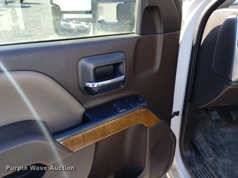 image for item DK8977 2015 GMC Sierra 2500HD SLE pickup truck