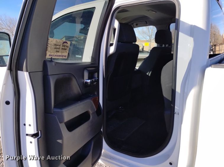 image for item DK8978 2015 GMC Sierra 2500HD SLE Double Cab pickup truck