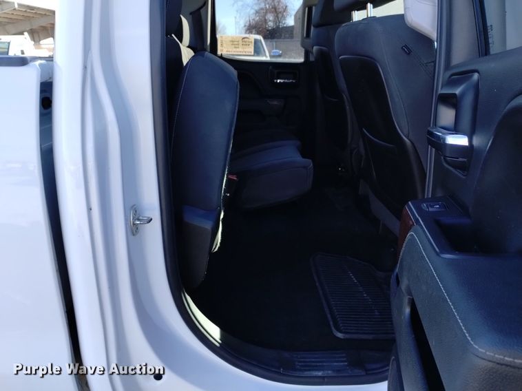 image for item DK8978 2015 GMC Sierra 2500HD SLE Double Cab pickup truck