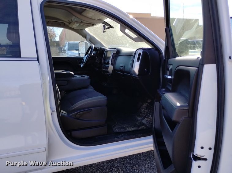 image for item DK8978 2015 GMC Sierra 2500HD SLE Double Cab pickup truck