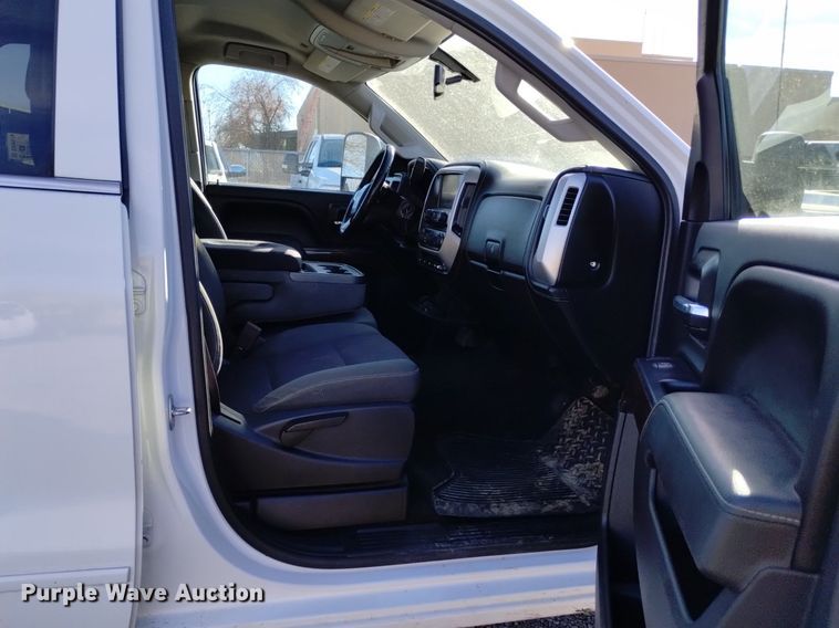 image for item DK8978 2015 GMC Sierra 2500HD SLE Double Cab pickup truck