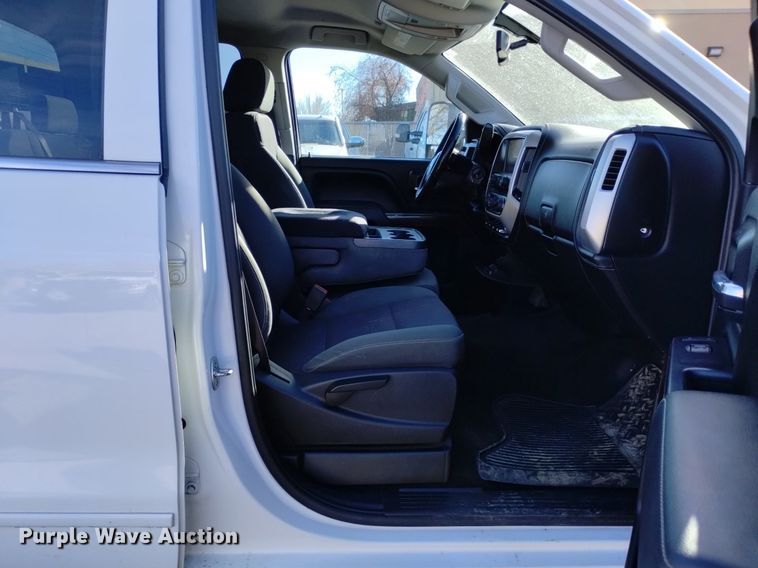 image for item DK8978 2015 GMC Sierra 2500HD SLE Double Cab pickup truck