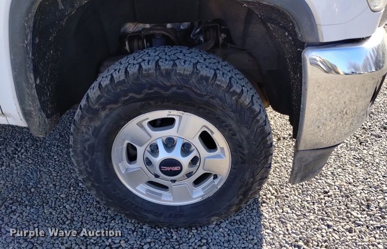 image for item DK8978 2015 GMC Sierra 2500HD SLE Double Cab pickup truck