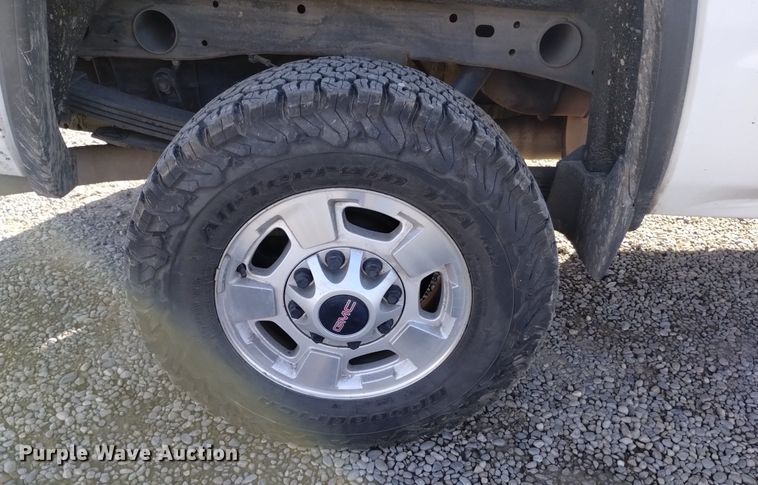 image for item DK8978 2015 GMC Sierra 2500HD SLE Double Cab pickup truck