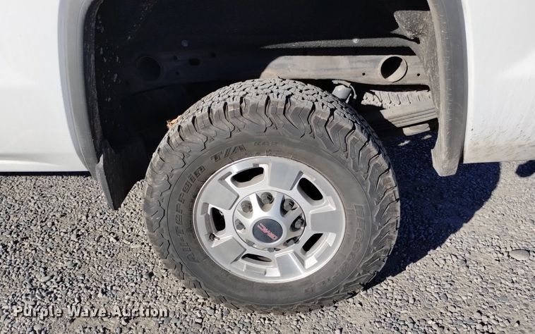 image for item DK8978 2015 GMC Sierra 2500HD SLE Double Cab pickup truck