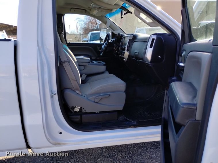 image for item DK8979 2015 GMC Sierra 2500HD SLE  pickup truck