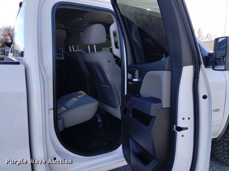 image for item DK8980 2015 GMC Sierra 2500HD SLE  Double Cab pickup truck