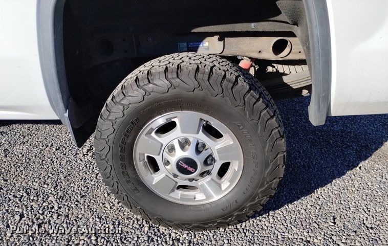 image for item DK8980 2015 GMC Sierra 2500HD SLE  Double Cab pickup truck