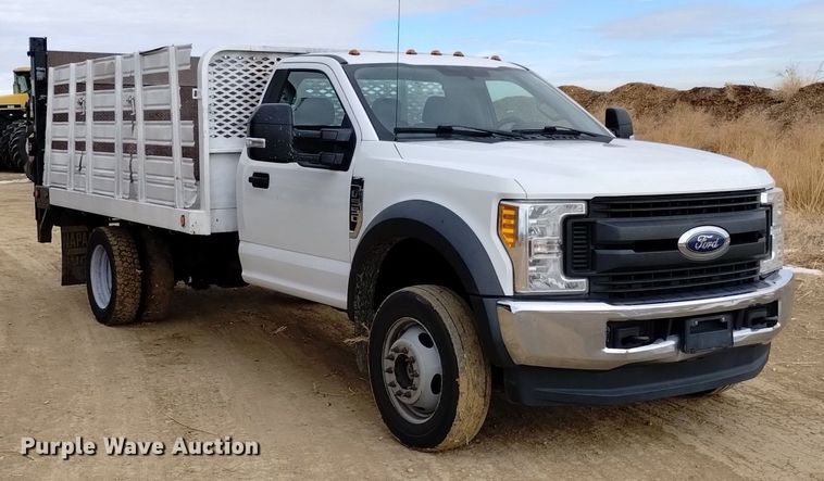image for item DK8985 2017 Ford F550 flatbed truck