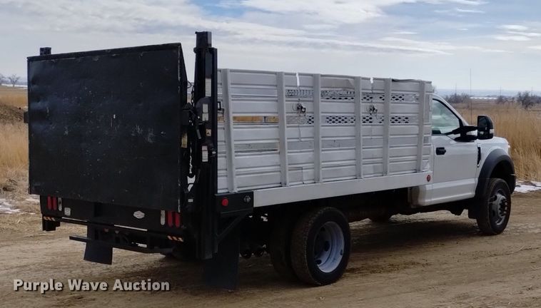 image for item DK8985 2017 Ford F550 flatbed truck
