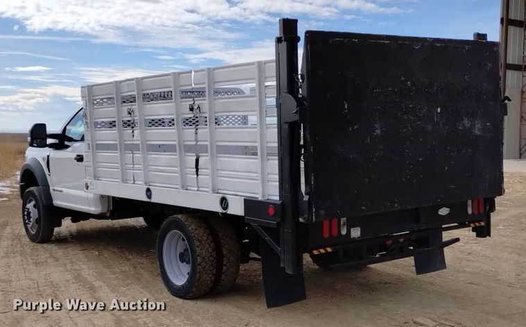 image for item DK8985 2017 Ford F550 flatbed truck