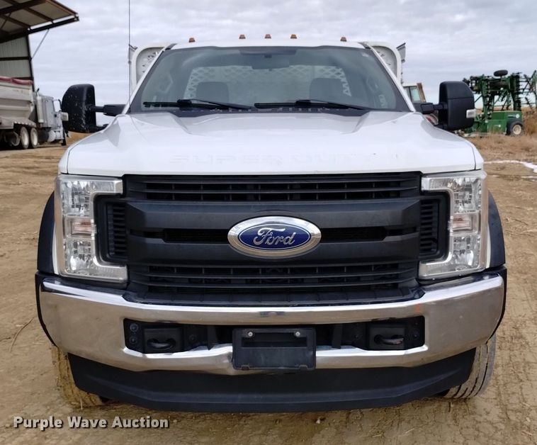 image for item DK8985 2017 Ford F550 flatbed truck