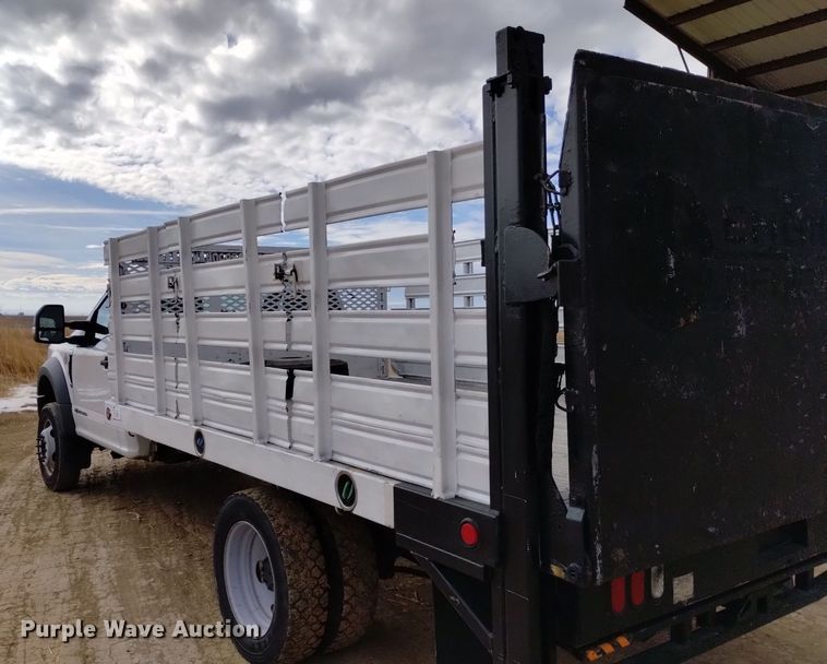 image for item DK8985 2017 Ford F550 flatbed truck