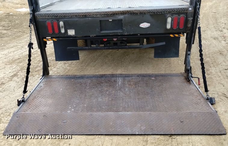 image for item DK8985 2017 Ford F550 flatbed truck