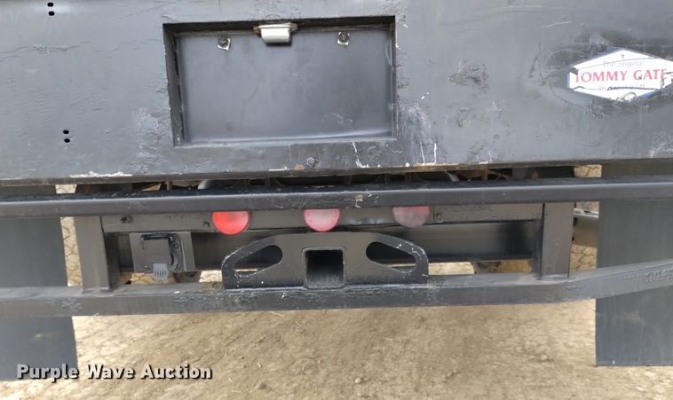 image for item DK8985 2017 Ford F550 flatbed truck