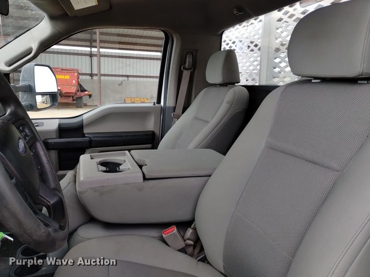 image for item DK8985 2017 Ford F550 flatbed truck